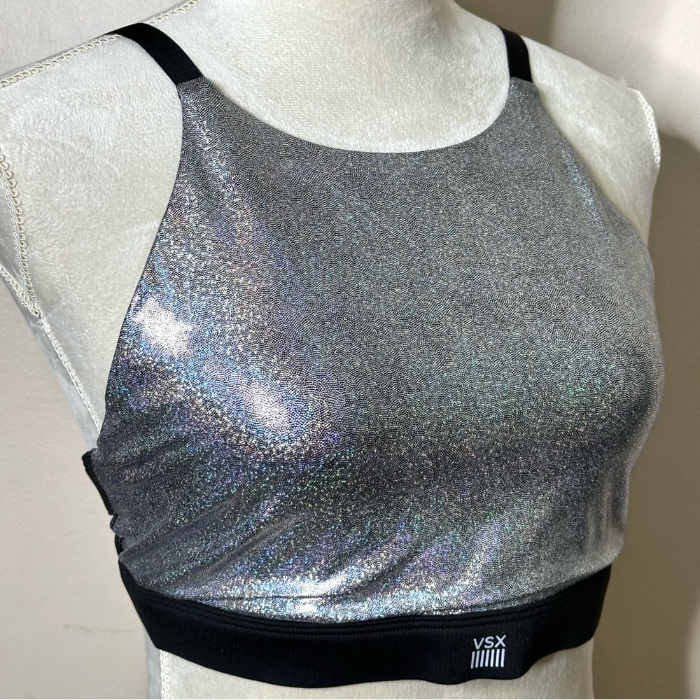 NWT Victoria Secret Sports Bra Size Large - 6349